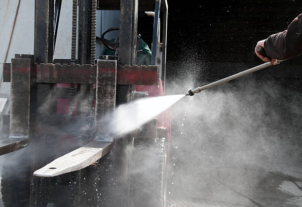 Best Pool Deck Cleaning  in Heritage Lake, IL